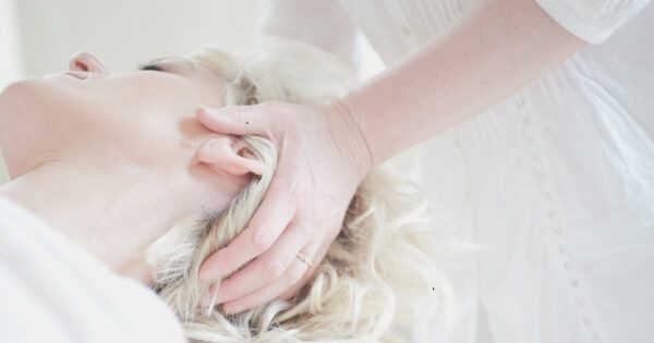 VROUWEN READING-HEALING-MASSAGE